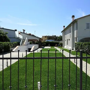 https://casa-mari.it-tuscanyhotel.com